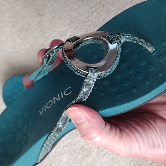 Vionic teal blue python print leather sandals. Size 8 - Picture 4 of 9